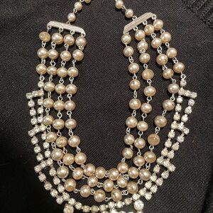 Elegant Pearl and Crystal Necklace